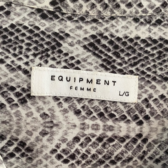 Equipment Slim Signature Silk Shirt - Picture 2 of 7